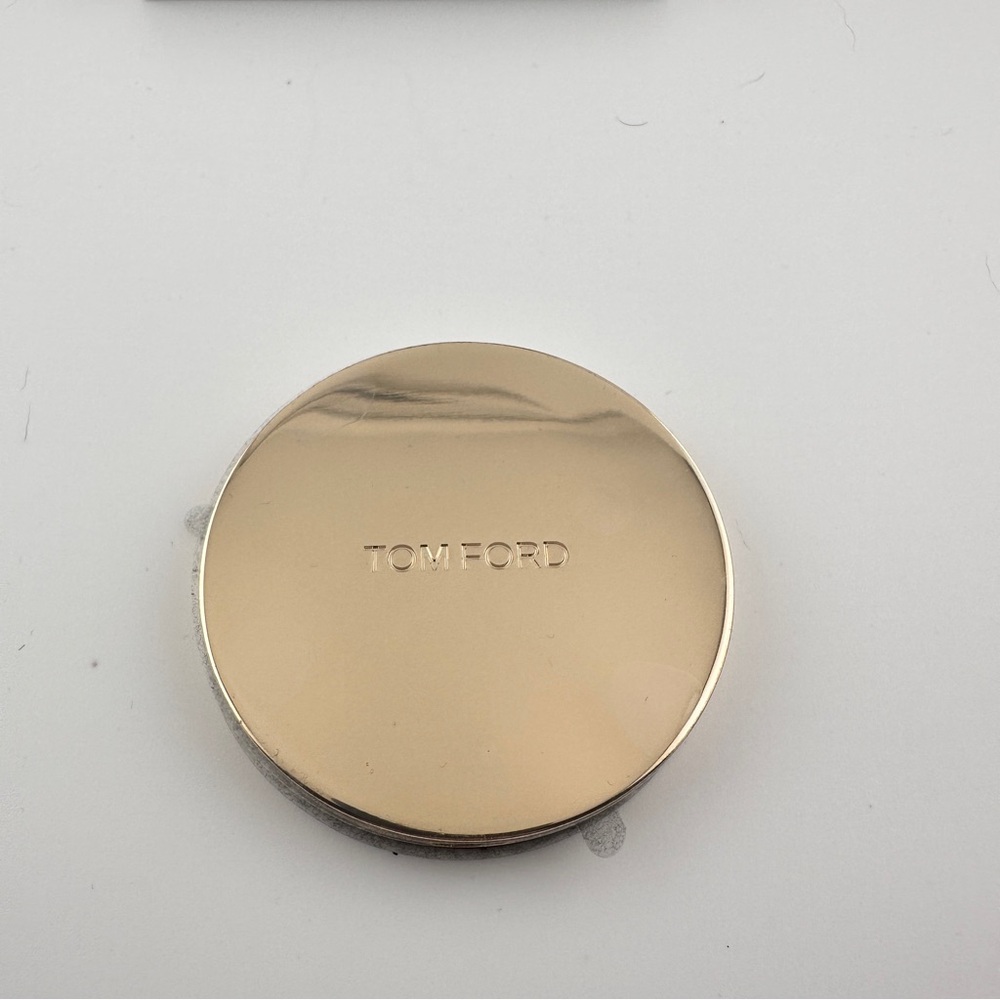 🆕 TOM FORD Elegant Gold Compact Mirror with Velvet Bag & Box - Picture 4 of 10